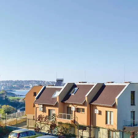 Five-bedroom Holiday In *