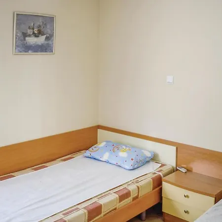 Five-bedroom Holiday In 度假居